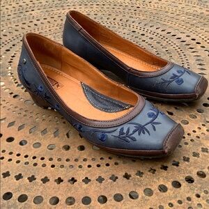 Pikolinos Leather Embroidered Flats 7.5